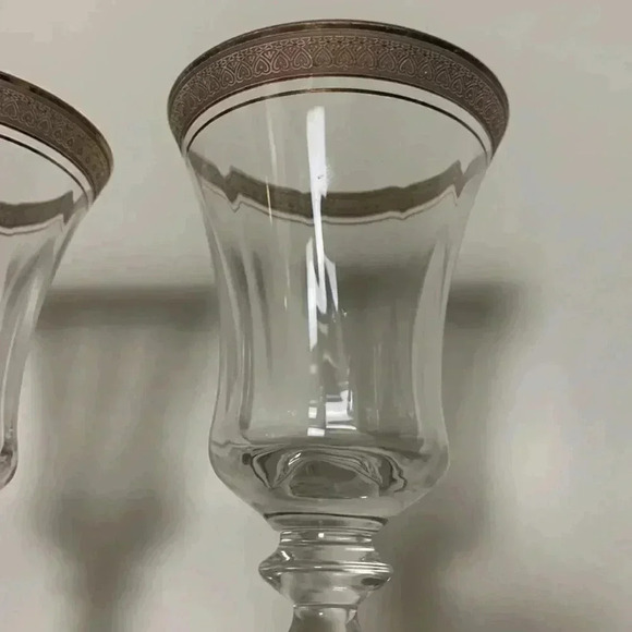 Unbranded Crystal, Vintage, Gold  Rimmed Wine Glasses, Set of 2 - Picture 7 of 7
